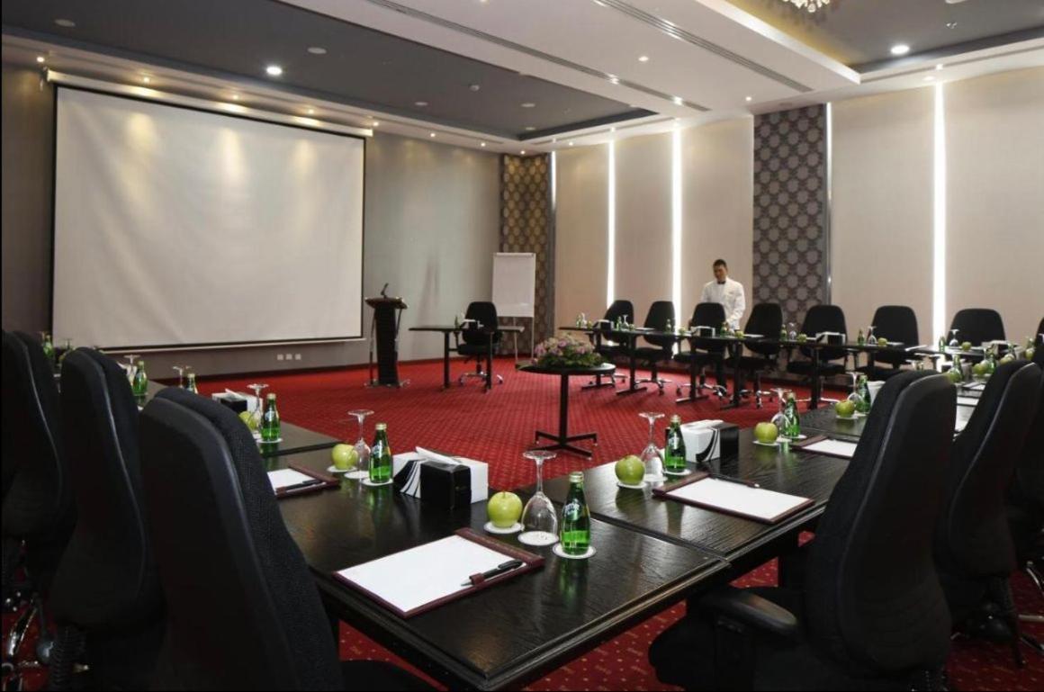 Warwick Al Jubail Hotel Exterior foto