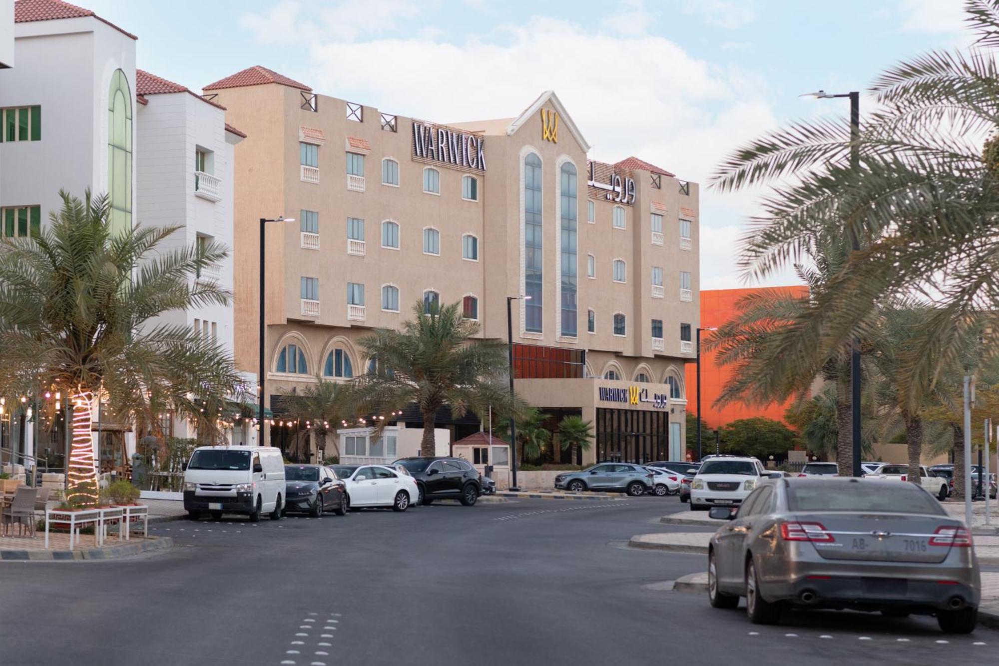 Warwick Al Jubail Hotel Exterior foto